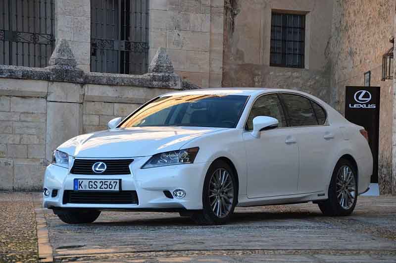 Lexus-GS